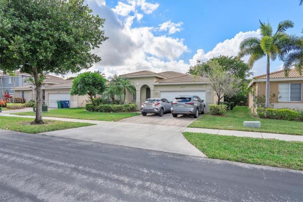 Sport Acres, 20606 NW 11th Ct, Miami Gardens, Florida 33169, image 2