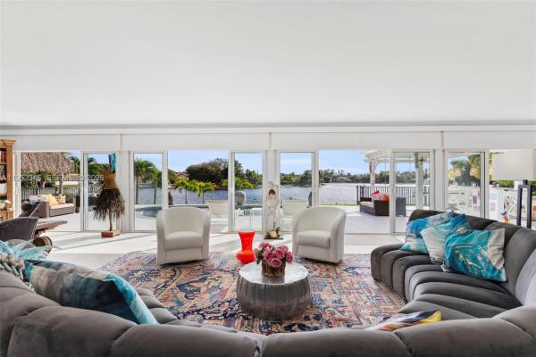 Country Club Of Miami Estates, 6830 Winged Foot Dr, Hialeah, Florida 33015, image 1