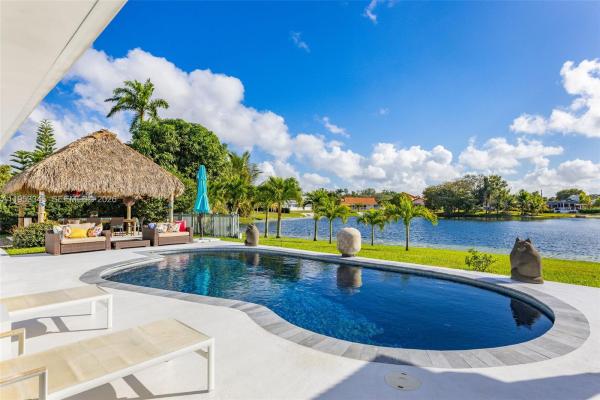 Country Club Of Miami Estates, 6830 Winged Foot Dr, Hialeah, Florida 33015, image 3