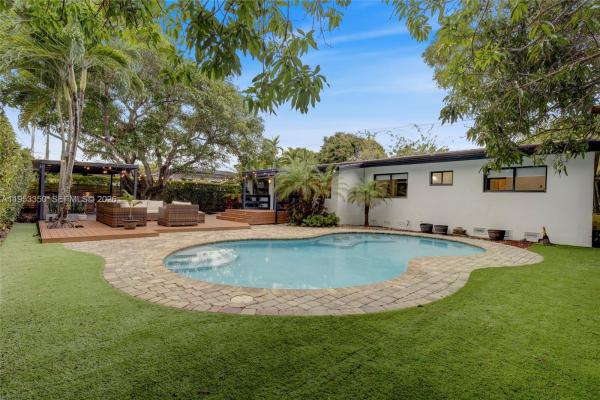 5760 SW 56th St, Unincorporated Dade County, Florida 33155, image 1