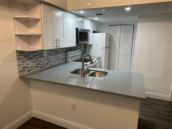 Villa Bellini, 7155 NW 179th St #304, Hialeah, Florida 33015, image 1