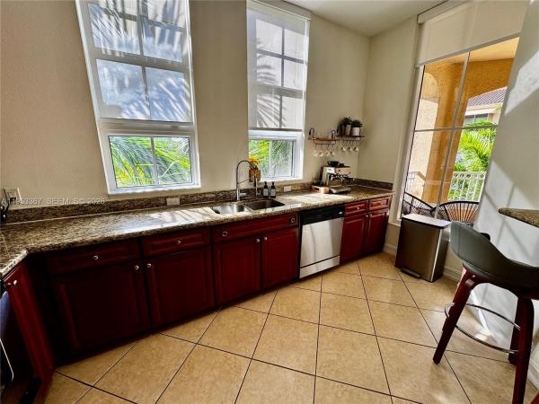 Alaqua, 3001 NE 185th St #514, Aventura, Florida 33180, image 3