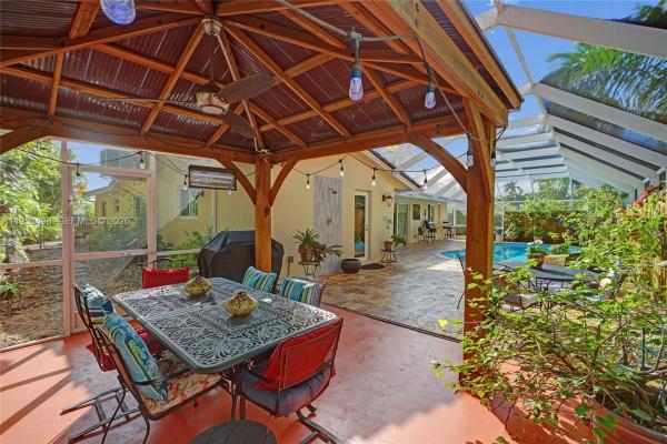 Country Club Homes, 1237 Garfield St, Hollywood, Florida 33019, image 3