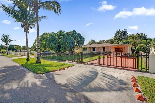 Carl Byoir, 16200 NE 8th Ct, North Miami Beach, Florida 33162, image 2