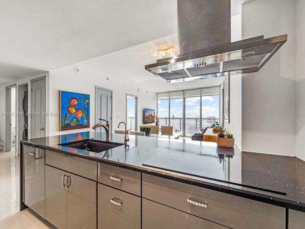 Icon Brickell Tower 2, 495 Brickell Ave #5203, Miami, Florida 33131, image 2