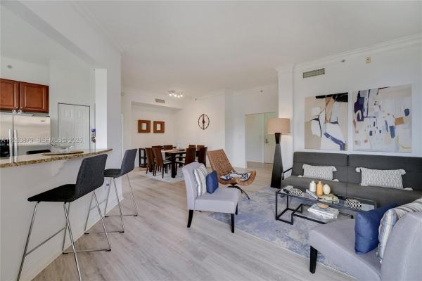 Alaqua, 3001 NE 185th St #612, Aventura, Florida 33180, image 3