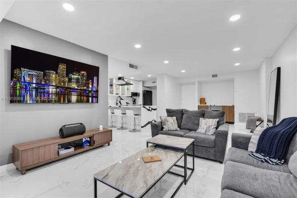 Hillcrest, 3800 Hillcrest Dr #203, Hollywood, Florida 33021, image 1