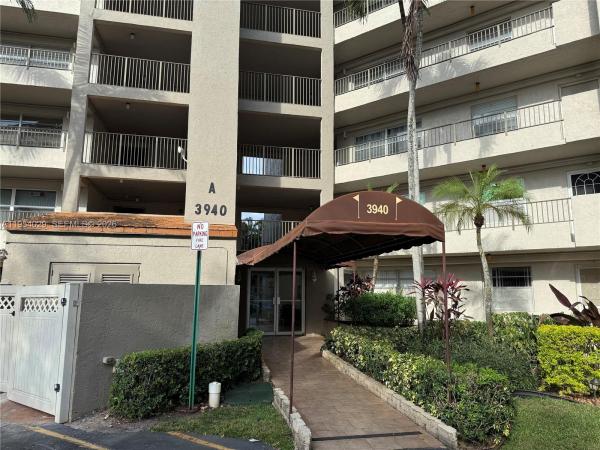 18th Hole At Inverrary, 3940 Inverrary Blvd #106-A, Lauderhill, Florida 33319, image 1