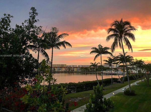 Del Prado, 18041 Biscayne Blvd #1405-4, Aventura, Florida 33160, image 2