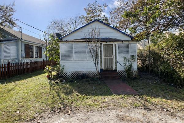 St Albans Park, 3748 Washington Ave, Miami, Florida 33133, image 3