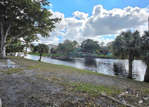 Windmill Gate, 6389 Cotton Tail Rd, Miami Lakes, Florida 33014, image 2