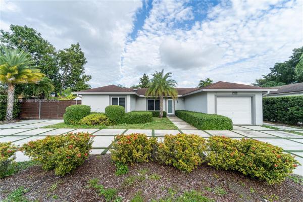 Country Lake Manors, 19441 NW 59th Pl, Hialeah, Florida 33015, image 1