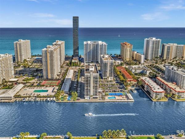 Avant Garde, 2017 S Ocean Dr #409, Hallandale Beach, Florida 33009, image 2