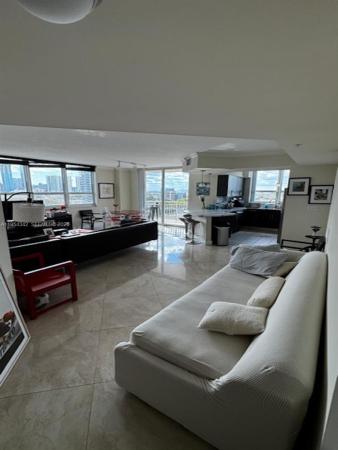 Cite On The Bay East, 2000 N Bayshore Dr #1402, Miami, Florida 33137, image 2