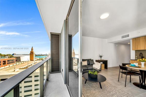 121 NE 5 #1608, Miami, Florida 33143, image 1