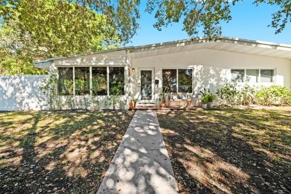 Bellwood Homesites, 505 NE 132nd Ter, North Miami, Florida 33161, image 2