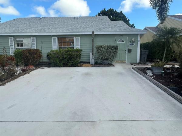 Royal Forest Townhouses, 1590 Royal Forest Ct, West Palm Beach, Florida 33406, image 1