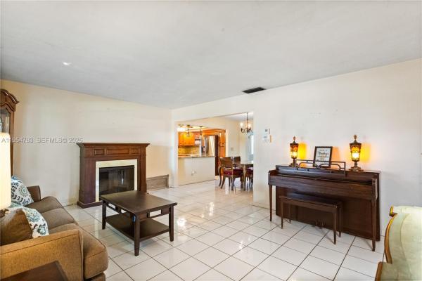 Pasadena Lakes, 2201 NW 87th Ave, Pembroke Pines, Florida 33024, image 2