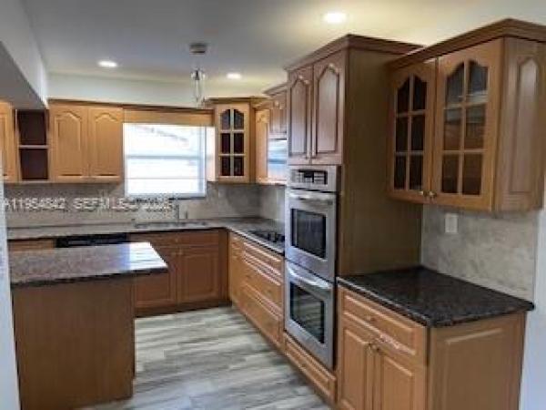 Boulevard Heights, 240 N 70th Way, Hollywood, Florida 33024, image 1