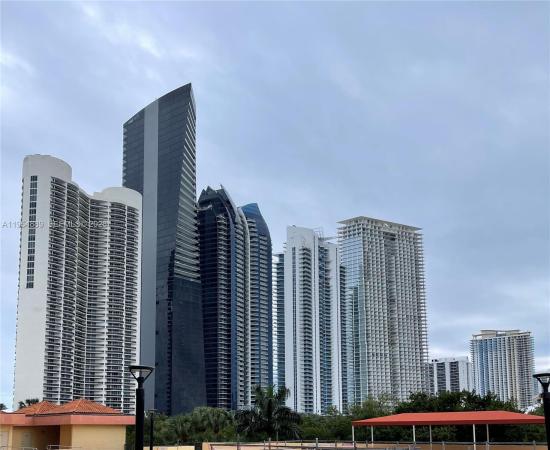 Winston Towers 600, 210 174th St #309, Sunny Isles Beach, Florida 33160, image 1