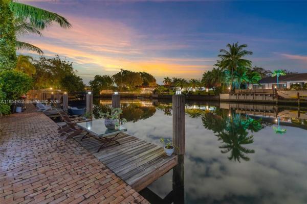 Gables Waterway Townhomes, 4819 University Dr, Coral Gables, Florida 33146, image 3