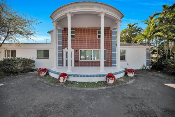 Country Club Estates, 520 Morningside Dr, Miami Springs, Florida 33166, image 3