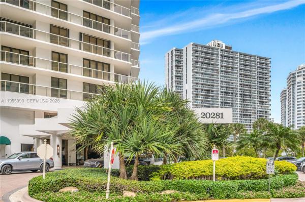 Hamptons West, 20281 E Country Club Dr #210, Aventura, Florida 33180, image 2