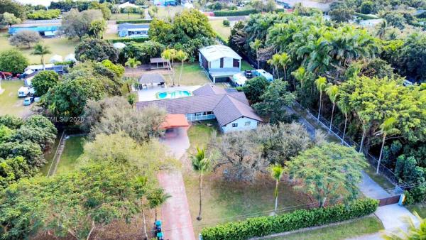 18280 SW 202nd St, Unincorporated Dade County, Florida 33187, image 1