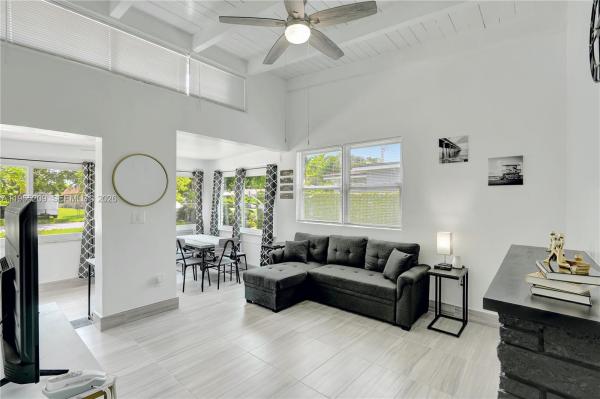 South Middle River, 1205 NW 3rd Ave, Fort Lauderdale, Florida 33311, image 1