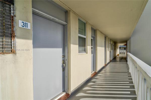 Point East, 2861 Leonard Dr #F311, Aventura, Florida 33160, image 3