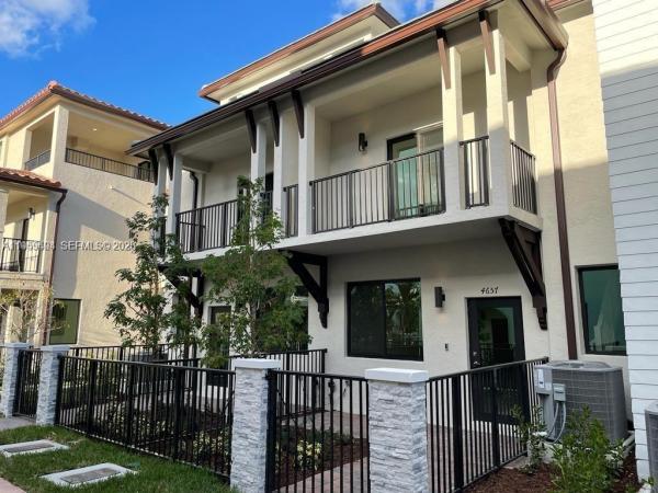 4657 NW 83rd Pkwy, Doral, Florida 33166, image 1