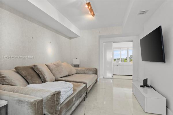Lake Tower, 765 Crandon Blvd #506, Key Biscayne, Florida 33149, image 2