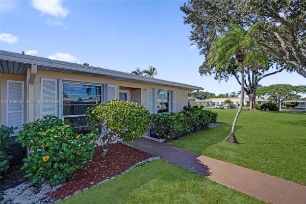 Boca Lakes, 8914 Belle Aire Dr, Boca Raton, Florida 33433, image 3