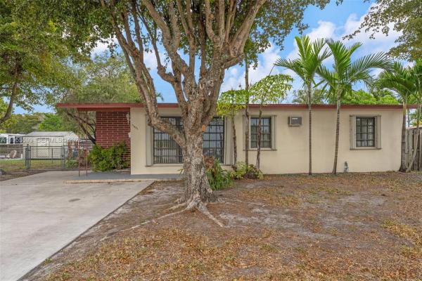 11401 SW 57th St, Unincorporated Dade County, Florida 33173, image 1