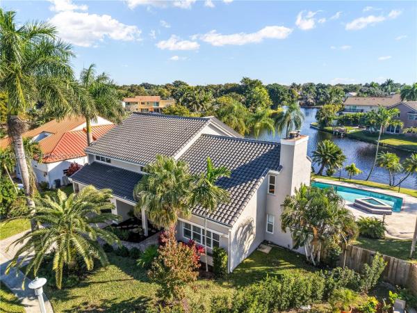 Jacaranda Cay, 10110 SW 3rd St, Plantation, Florida 33324, image 2