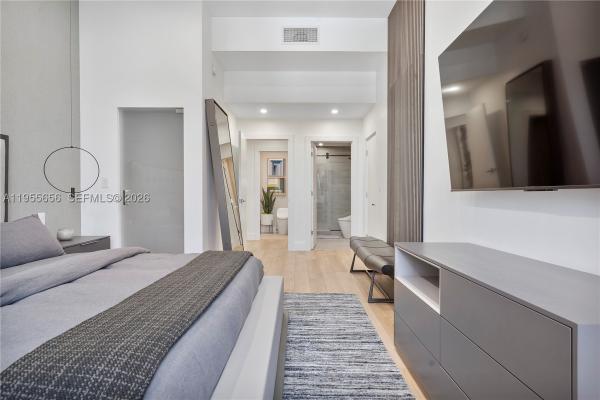 Roney Palace, 2301 Collins Ave #1633, Miami Beach, Florida 33139, image 1