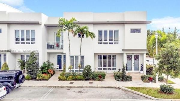 Landmark At Doral, 10424 NW 66th St, Doral, Florida 33178, image 2