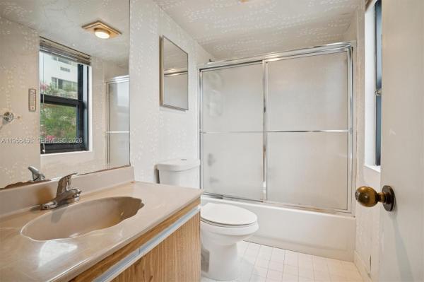 Vendome Place, 4301 Collins Ave #202, Miami Beach, Florida 33140, image 1