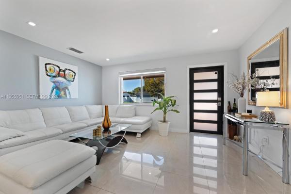Snapper Creek Villas, 6423 SW 107th Pl, Sunset, Florida 33173, image 2