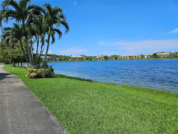 5011 Wiles Rd #306, Coconut Creek, Florida 33073, image 2