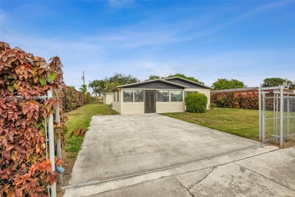 746 NW 3rd St, Florida City, Florida 33034, image 3