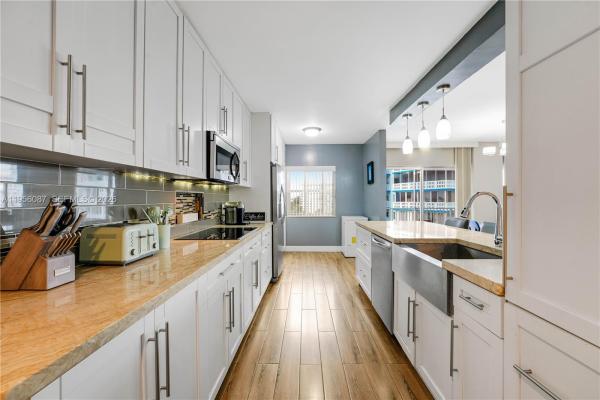 Hillcrest, 3850 Washington St #702, Hollywood, Florida 33021, image 2