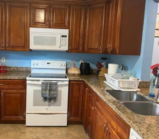 Crystal Greens North, 4321 NW 9th Ave #104, Deerfield Beach, Florida 33064, image 1