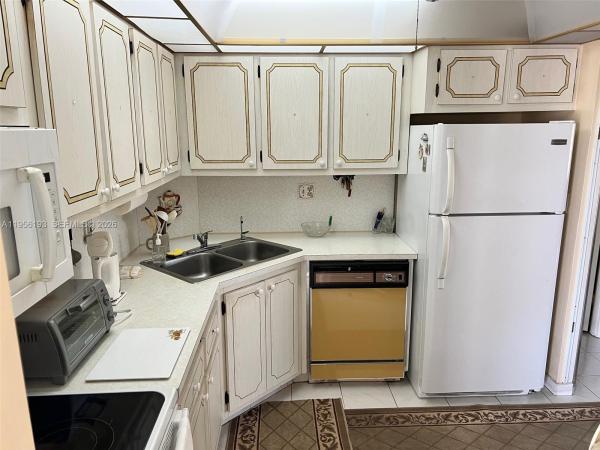 Sun Haven Towers, 1720 Jefferson St #410, Hollywood, Florida 33020, image 2