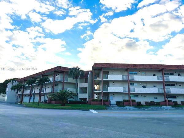 Hollybrook Golf & Tennis Club, 411 S Hollybrook Dr #305, Pembroke Pines, Florida 33025, image 1