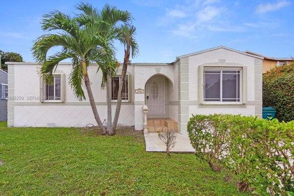 Stephens Manor, 830 NW 74th St, Gladeview, Florida 33150, image 1