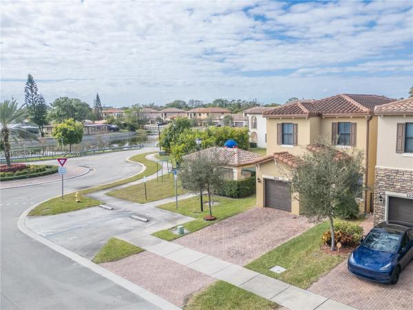 Manor Parc, 5203 NW 50th Ter, Tamarac, Florida 33319, image 2