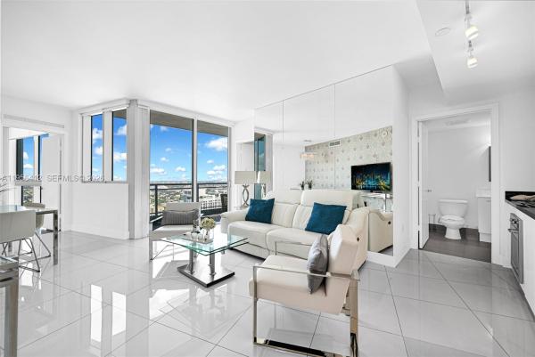 Mint At Riverfront, 92 SW 3rd St #4806, Miami, Florida 33130, image 1
