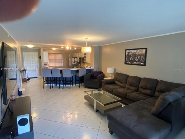 Le Club At Cypress Bend, 2205 S Cypress Bend Dr #302, Pompano Beach, Florida 33069, image 1