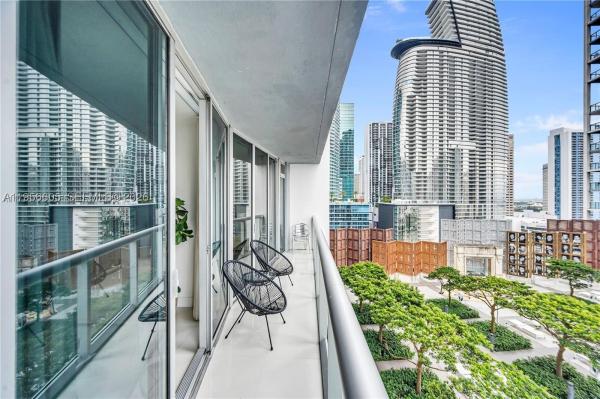 Icon Brickell Tower 3, 485 Brickell Ave #1711, Miami, Florida 33131, image 3